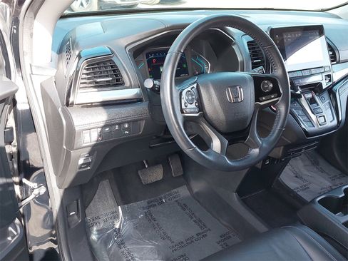Used 2023 Honda Odyssey Touring image 18