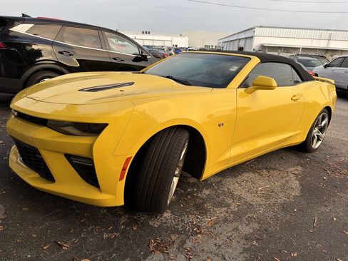 Used 2018 Chevrolet Camaro SS RWD image 3