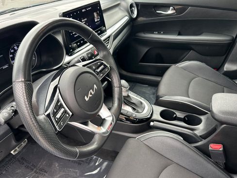 Used 2023 Kia Forte GT-Line image 7
