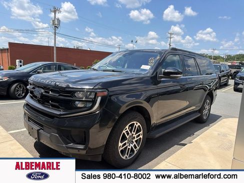 Used 2025 Ford Expedition Max Active AWD/4WD image 1