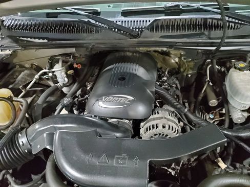 Used 2005 Chevrolet Avalanche LS w/ Onstar Plus Package image 42