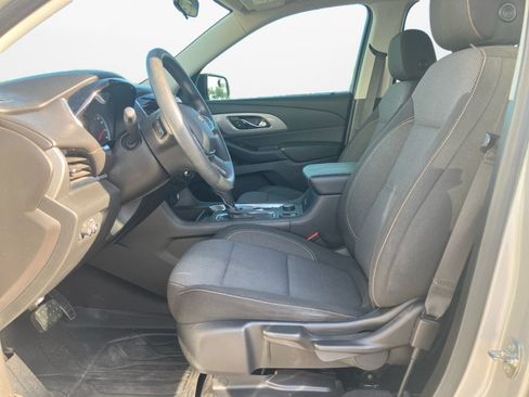 Used 2020 Chevrolet Traverse LS image 11