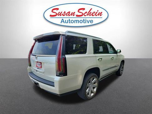 Used 2015 Cadillac Escalade Premium image 31