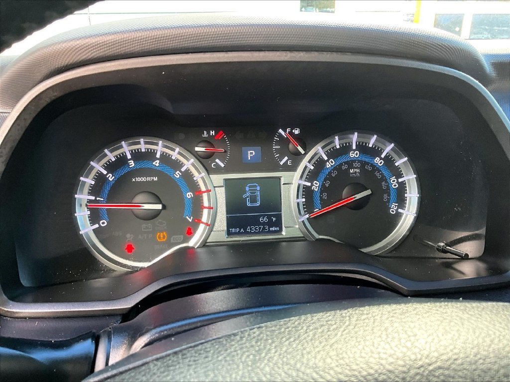 Used 2018 Toyota 4Runner SR5 AWD/4WD image 13