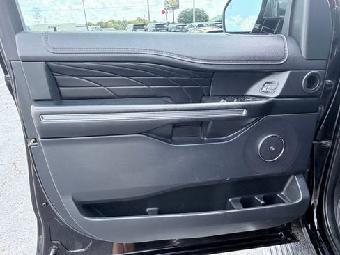 Used 2019 Ford Expedition Platinum RWD image 32