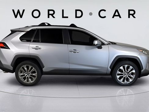 Used 2020 Toyota RAV4 XLE Premium image 8