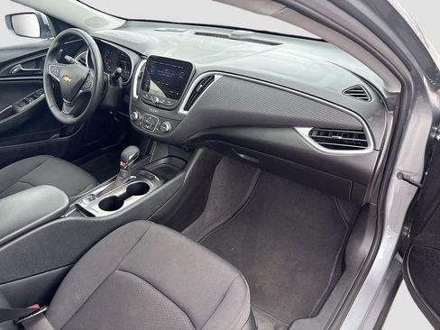 Used 2025 Chevrolet Malibu RS FWD image 27