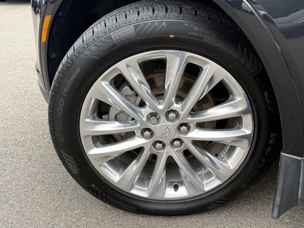 Used 2017 Cadillac XT5 Platinum AWD/4WD image 35