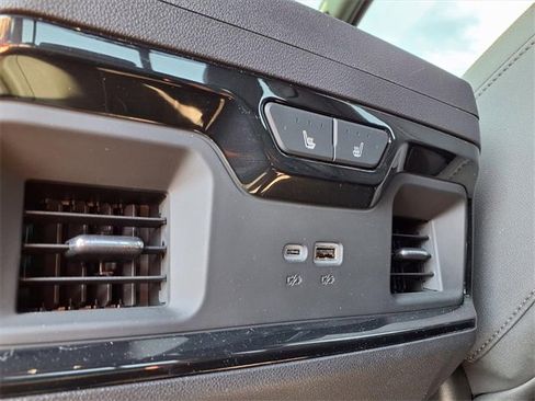 Used 2024 GMC Sierra 1500 AT4 w/ AT4 Premium Package image 29