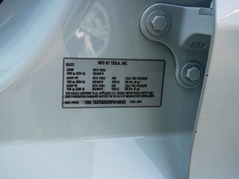 Used 2023 Tesla Model Y Long Range AWD/4WD image 33