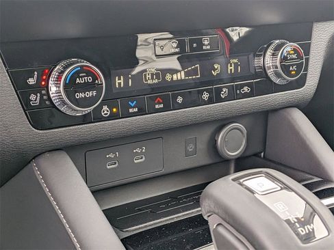 New 2026 Mitsubishi Outlander SEL image 23