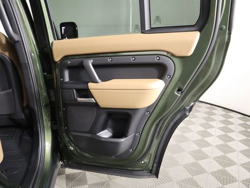 New 2026 Land Rover Defender 110 X-Dynamic SE image 29