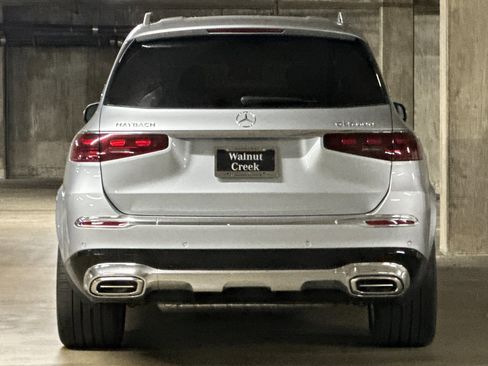 New 2025 Mercedes-Benz Maybach GLS 600 4MATIC image 9
