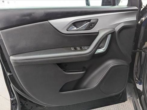 Used 2023 Chevrolet Blazer LT image 13