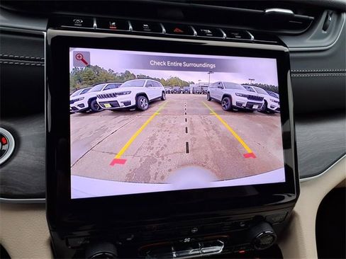 New 2025 Jeep Grand Cherokee L Limited image 28