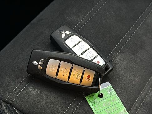 Used 2022 Mitsubishi Outlander SE image 39