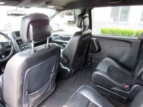 Used 2015 Dodge Grand Caravan SXT FWD image 36