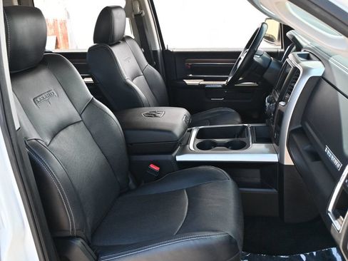 Used 2017 RAM 1500 Laramie w/ Convenience Group AWD/4WD image 17