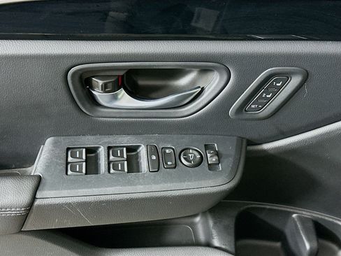 Used 2025 Honda Pilot EX-L image 15