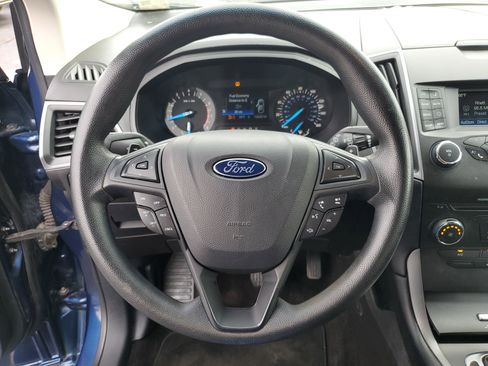 Used 2017 Ford Edge SE image 19