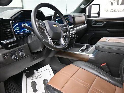 Used 2024 Chevrolet Silverado 2500 High Country w/ High Country Premium Package image 18