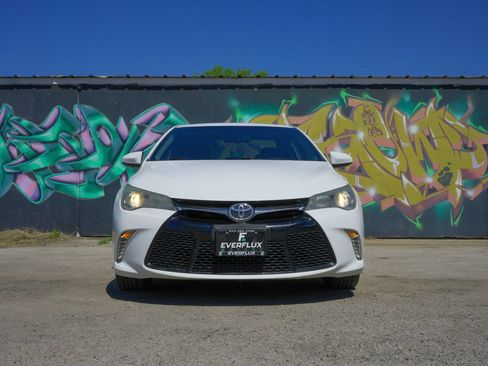 Used 2017 Toyota Camry SE w/ Moonroof Package image 1