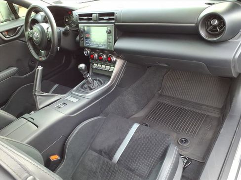 Used 2023 Toyota GR86 Premium image 19