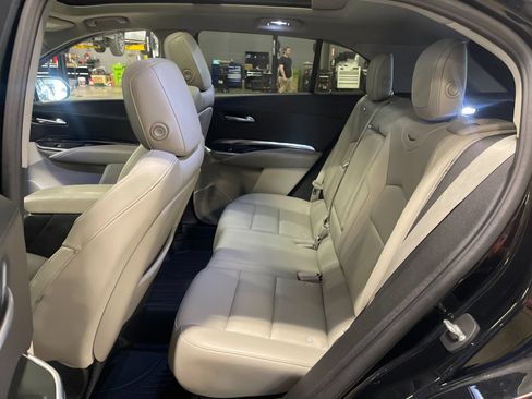 Used 2020 Cadillac XT4 Luxury w/ Cold Weather Package FWD image 14