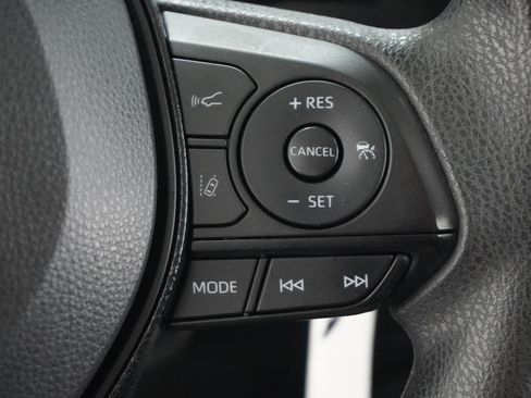 Used 2021 Toyota Corolla LE image 19