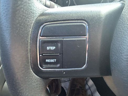 Used 2012 Jeep Liberty Sport AWD/4WD image 18