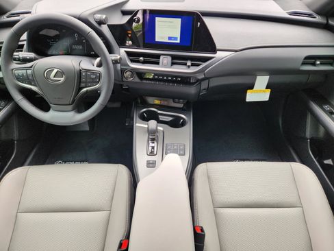 New 2026 Lexus UX 300h FWD image 18