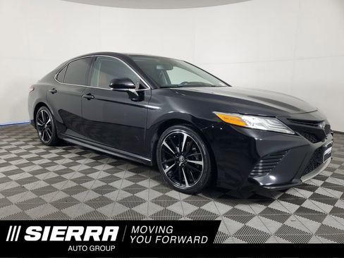 Used 2020 Toyota Camry XSE image 1