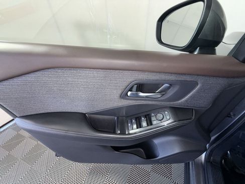 Used 2023 Nissan Rogue SV FWD image 15