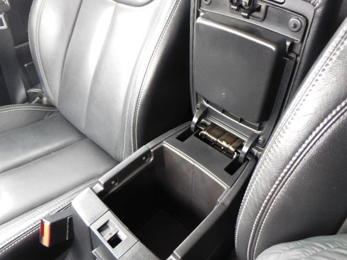 Used 2016 Jeep Wrangler Unlimited Rubicon image 32