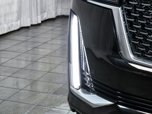 Used 2023 Cadillac Escalade Premium Luxury AWD/4WD image 79