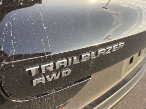 Used 2025 Chevrolet TrailBlazer LS w/ LS Convenience Package image 4