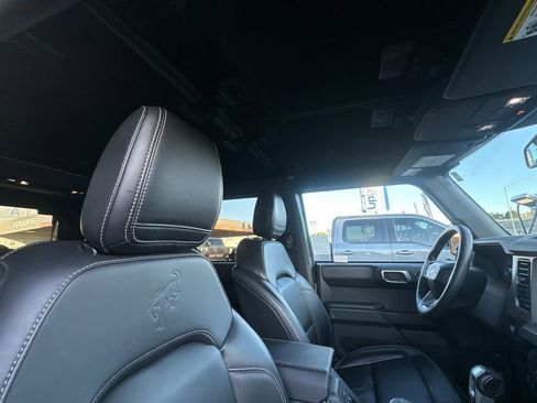 Used 2025 Ford Bronco Outer Banks image 18