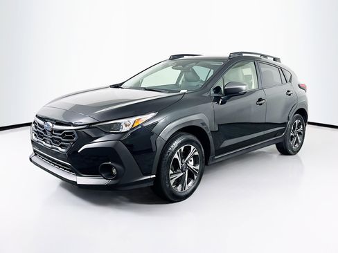 Used 2024 Subaru Crosstrek 2.0i Premium image 3