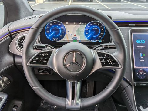 Used 2023 Mercedes-Benz EQE 500 4MATIC Sedan image 13