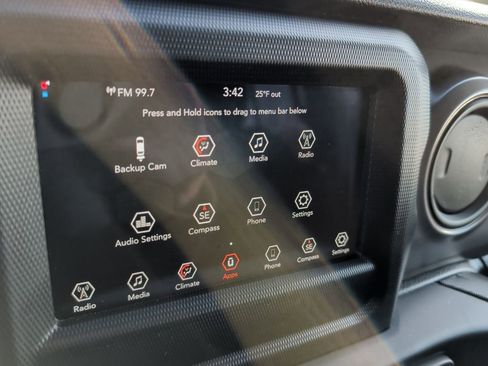 Used 2022 Jeep Wrangler Unlimited Sport image 19