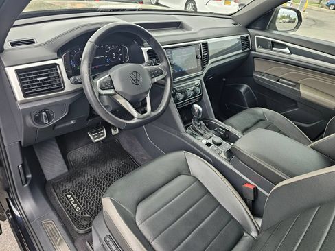 Used 2023 Volkswagen Atlas Cross Sport SEL Premium R-Line AWD/4WD image 2