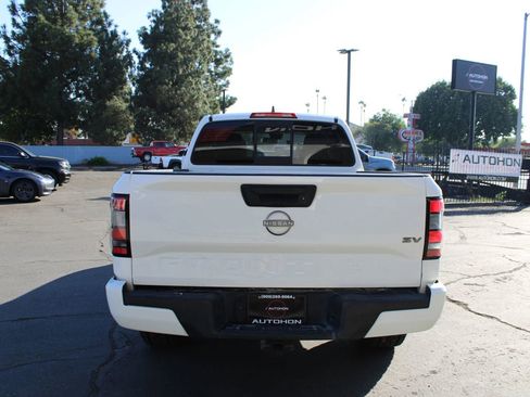 Used 2022 Nissan Frontier SV image 40
