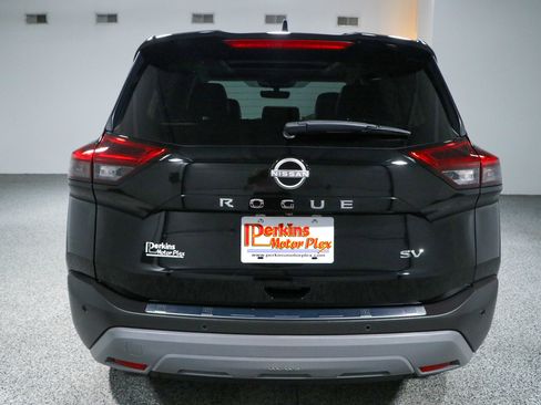 Used 2023 Nissan Rogue SV w/ SV Premium B Package FWD image 8