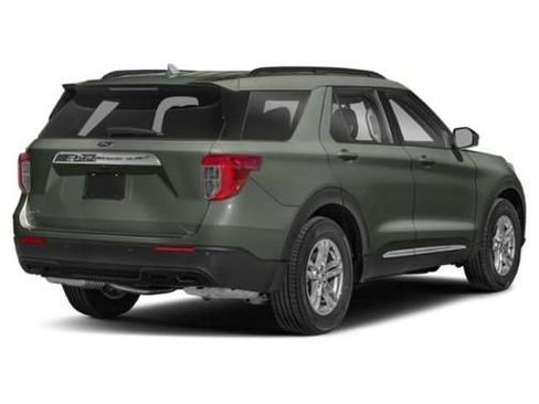 Used 2024 Ford Explorer XLT w/ Equipment Group 202A AWD/4WD image 4