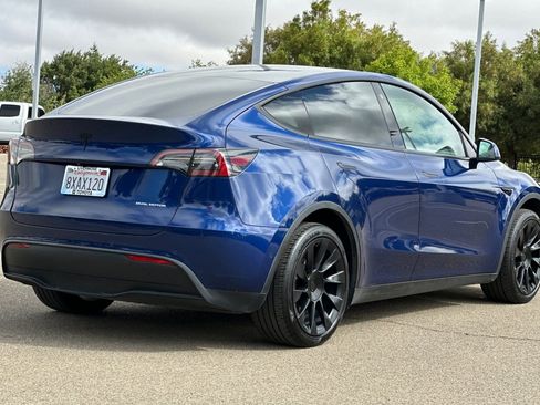 Used 2021 Tesla Model Y Long Range AWD/4WD image 4