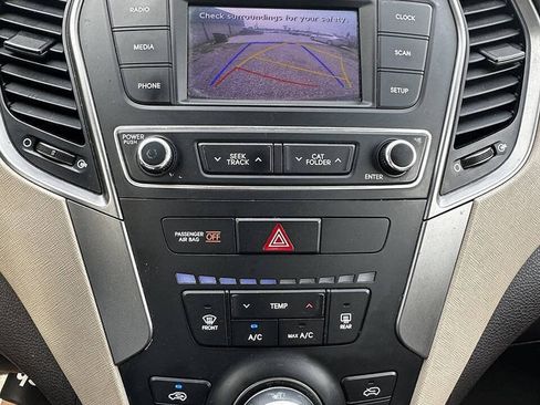 Used 2017 Hyundai Santa Fe Sport FWD image 15