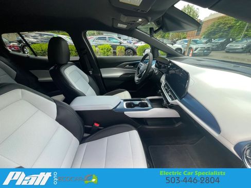 Used 2025 Chevrolet Equinox EV LT FWD image 46