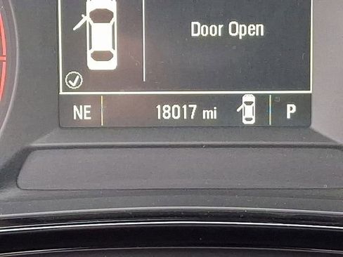 Used 2024 Chevrolet Trax RS w/ Driver Confidence Package image 29