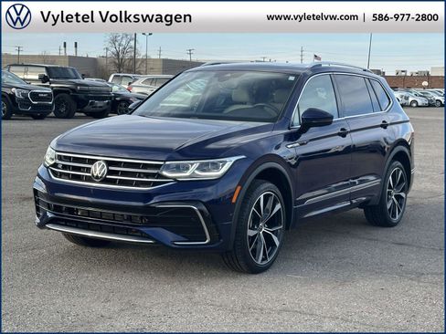 Certified 2022 Volkswagen Tiguan SEL R-Line image 5