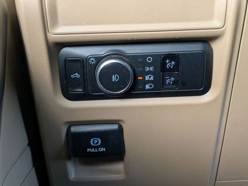 Used 2023 Ford F150 XLT image 26